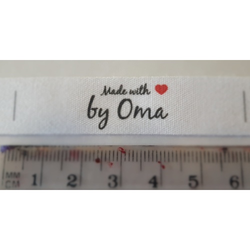 Tag- White, black print, wording Made with ❤ by Oma